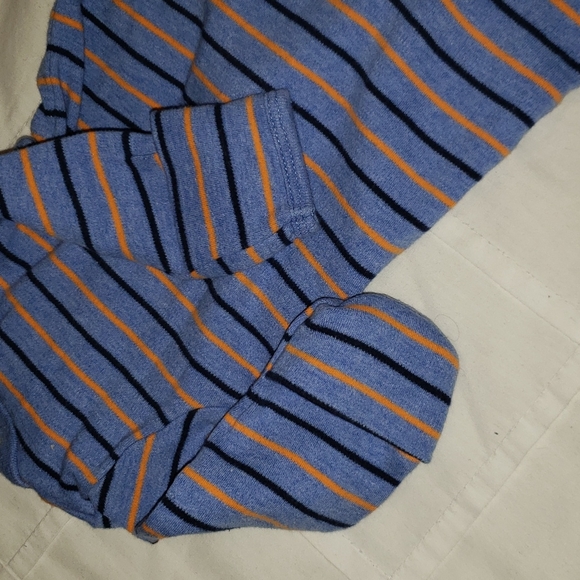 Carter's One Piece Outfit - Picture 3 of 4